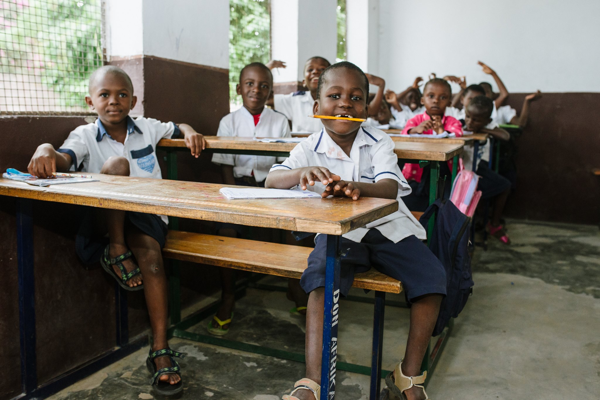 enfants dans une salle de classe