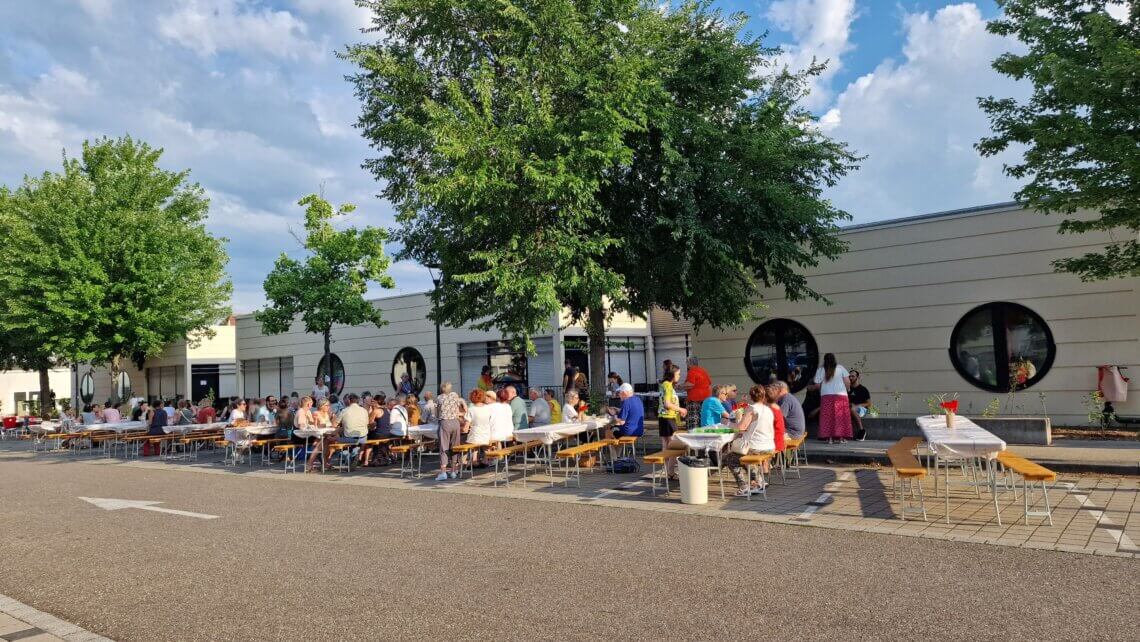 Le CSC Arthur Rimbaud, Caritas et Obern'Aide ont organisé une soirée festive pour collecter denrées alimentaires et produits d'hygiène.