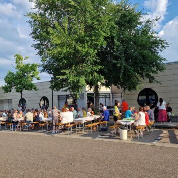 Le CSC Arthur Rimbaud, Caritas et Obern'Aide ont organisé une soirée festive pour collecter denrées alimentaires et produits d'hygiène.